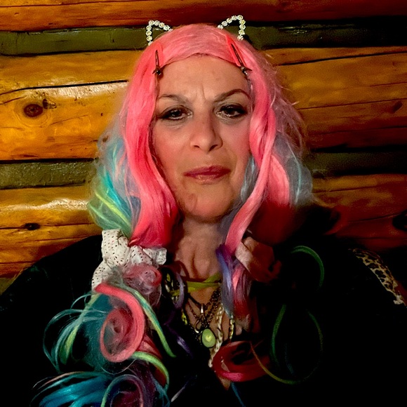 Meet your Posher, Amie - Picture 1 of 1